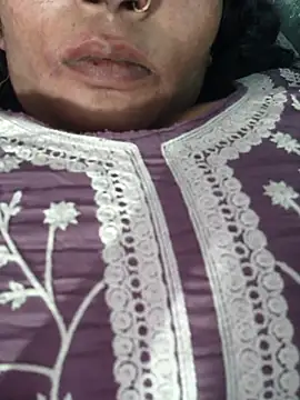Snapshot of Ritasingh-0461 chatting on 03/04/26, 02:45 Ritasingh-0461 online show from 03/04/26, 02:45