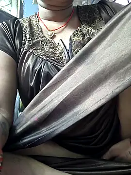Snapshot of Ritasingh-0461 chatting on 04/04/26, 01:37 Ritasingh-0461 online show from 04/04/26, 01:37