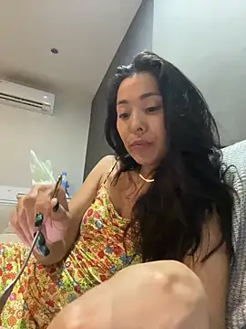 Snapshot of IzanamiTime chatting on 12/19/24, 12:01 IzanamiTime online show from 12/19/24, 12:01