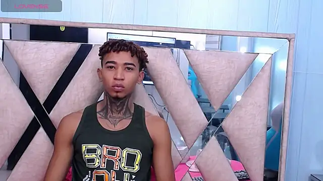 sexy blacks  online show from 01/28/25, 11:17