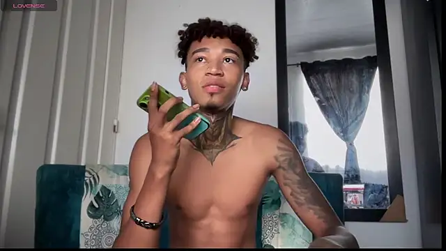 sexy blacks  online show from 11/22/25, 12:04