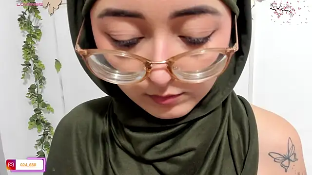 Snapshot of aysel_elid chatting on 03/27/26, 10:42 aysel elid online show from 03/27/26, 10:42