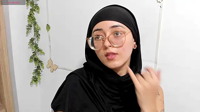 Snapshot of aysel_elid chatting on 04/12/26, 11:43 aysel elid online show from 04/12/26, 11:43