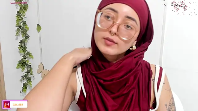 Snapshot of aysel_elid chatting on 04/15/26, 11:27 aysel elid online show from 04/15/26, 11:27