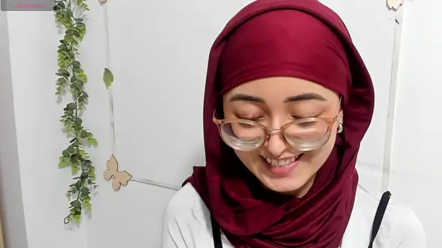 Snapshot of aysel_elid chatting on 04/22/26, 01:19 aysel elid online show from 04/22/26, 01:19