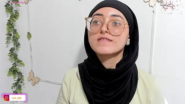 Snapshot of aysel_elid chatting on 04/22/26, 11:50 aysel elid online show from 04/22/26, 11:50