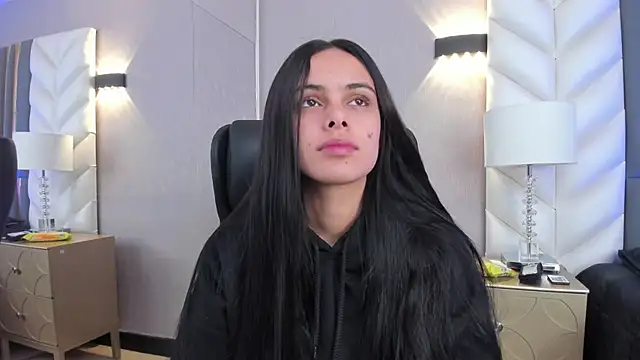 ChloeHarper  online show from 12/15/25, 11:36