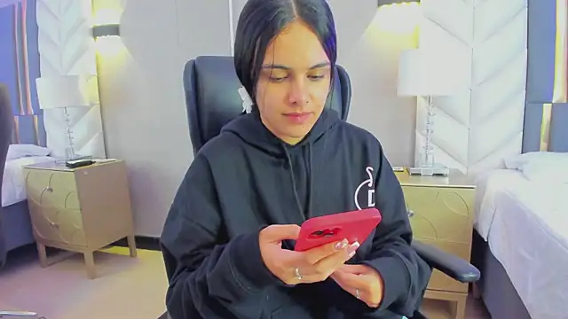 ChloeHarper  online show from 01/10/26, 11:34