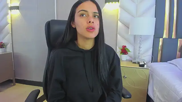 Snapshot of ChloeHarper_ chatting on 03/11/26, 11:49 ChloeHarper online show from 03/11/26, 11:49