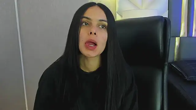 Snapshot of ChloeHarper_ chatting on 04/03/26, 11:41 ChloeHarper online show from 04/03/26, 11:41