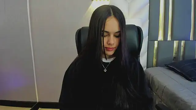 Snapshot of ChloeHarper_ chatting on 04/16/26, 12:17 ChloeHarper online show from 04/16/26, 12:17