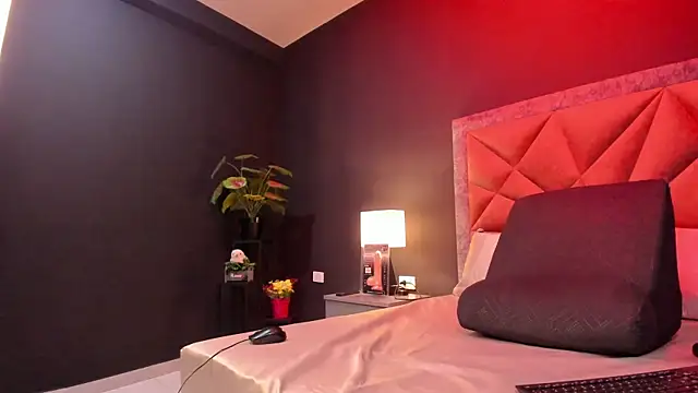 mia milff online show from 10/17/25, 06:43