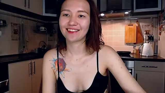 Snapshot of Kelly_Yon chatting on 09/15/25, 09:04 Kelly Yon online show from 09/15/25, 09:04