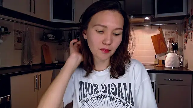 Snapshot of Kelly_Yon chatting on 09/16/25, 09:38 Kelly Yon online show from 09/16/25, 09:38