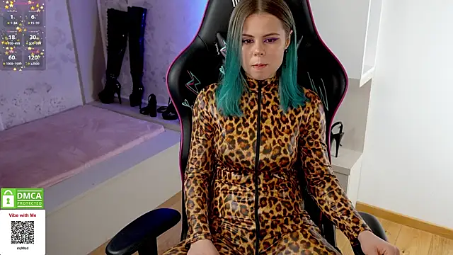 Latex Kitty online show from 01/14/25, 11:20