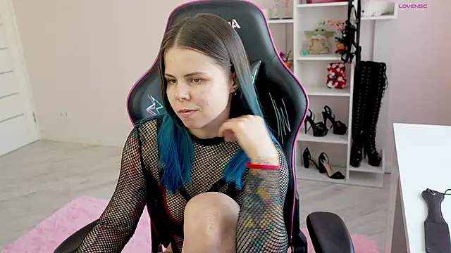 Snapshot of Latex_Kitty chatting on 03/19/26, 10:41 Latex Kitty online show from 03/19/26, 10:41