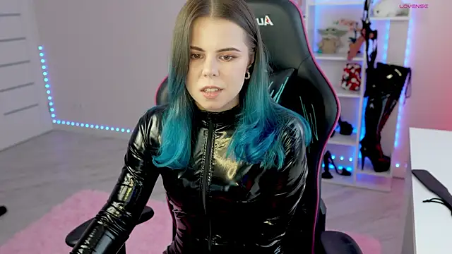 Snapshot of Latex_Kitty chatting on 04/01/26, 01:52 Latex Kitty online show from 04/01/26, 01:52