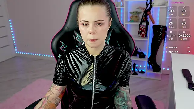 Snapshot of Latex_Kitty chatting on 04/16/26, 01:34 Latex Kitty online show from 04/16/26, 01:34