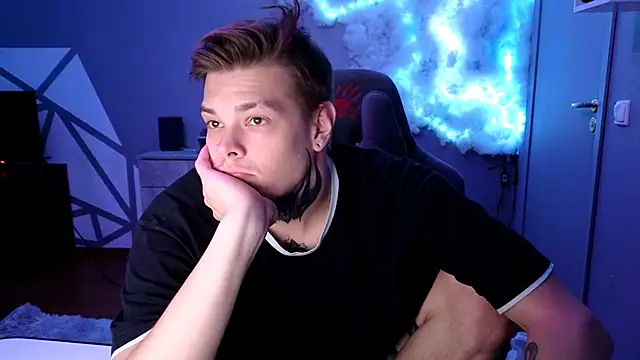 DENIS HERE online show from 12/04/24, 05:00