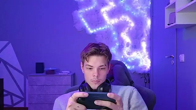 DENIS HERE online show from 12/08/24, 12:41