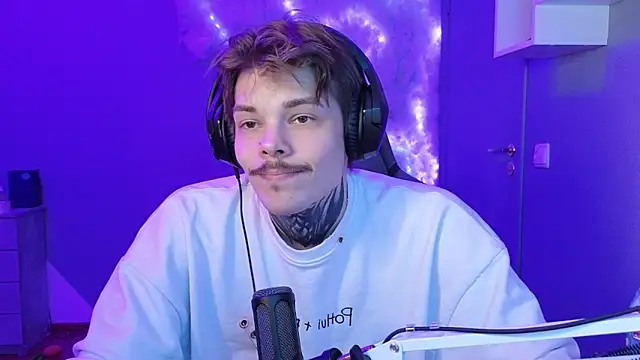 DENIS HERE online show from 01/23/25, 05:13