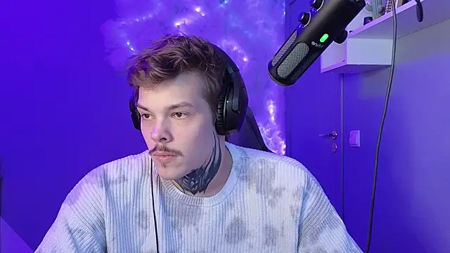 DENIS HERE online show from 01/25/25, 08:21