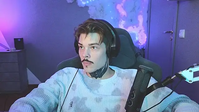 DENIS HERE online show from 01/30/25, 05:28