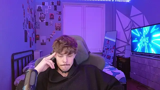 DENIS HERE online show from 02/06/25, 08:45