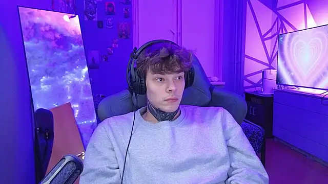 DENIS HERE online show from 02/15/25, 04:23