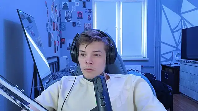 DENIS HERE online show from 03/11/25, 09:56