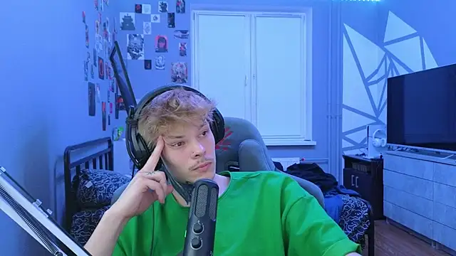 DENIS HERE online show from 03/22/25, 08:37