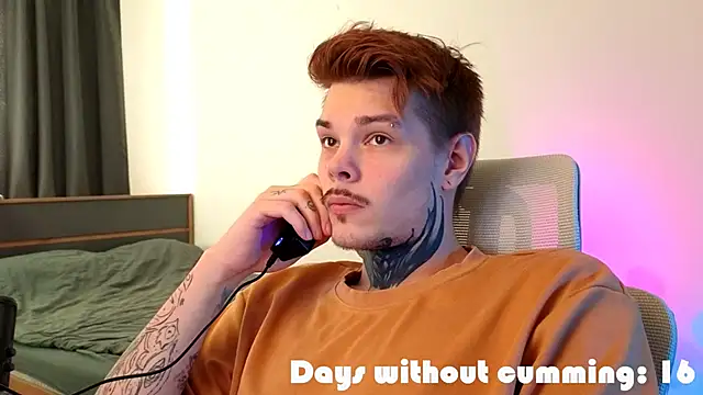 Snapshot of DENIS_HERE chatting on 03/13/26, 12:56 DENIS HERE online show from 03/13/26, 12:56