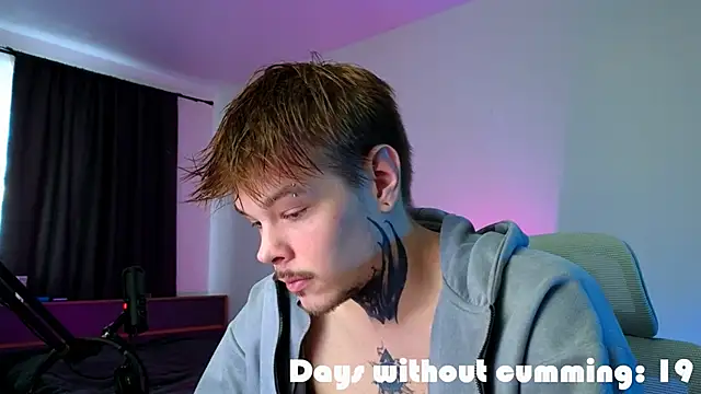 Snapshot of DENIS_HERE chatting on 03/16/26, 02:21 DENIS HERE online show from 03/16/26, 02:21