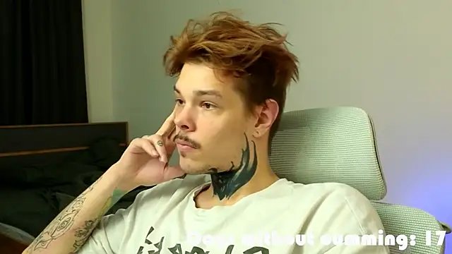 Snapshot of DENIS_HERE chatting on 04/05/26, 03:53 DENIS HERE online show from 04/05/26, 03:53