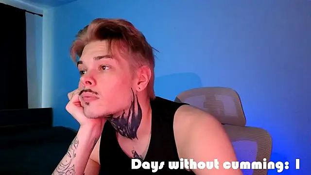 Snapshot of DENIS_HERE chatting on 04/20/26, 11:02 DENIS HERE online show from 04/20/26, 11:02