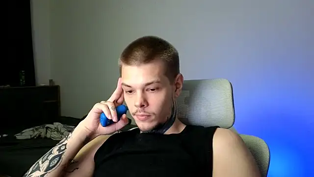 DENIS HERE online show from 06/04/26, 07:09