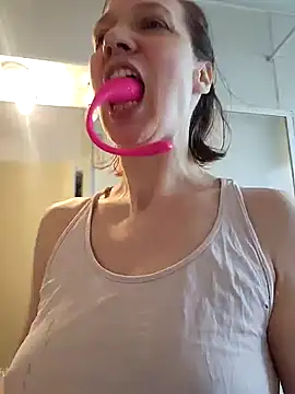 Exhibitionsplit online show from 01/26/25, 12:43