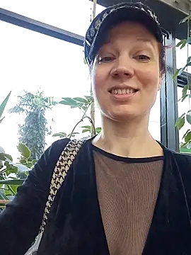 Exhibitionsplit online show from 01/15/26, 11:04