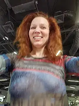 Snapshot of Exhibitionsplit chatting on 07/14/26, 12:22 Exhibitionsplit online show from 07/14/26, 12:22