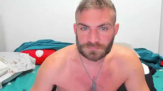 Snapshot of 10in_deluxe chatting on 12/18/24, 08:42 10in deluxe online show from 12/18/24, 08:42