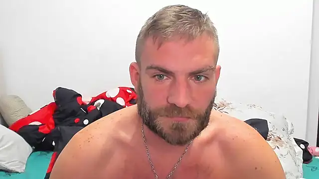 Snapshot of 10in_deluxe chatting on 12/20/24, 05:08 10in deluxe online show from 12/20/24, 05:08