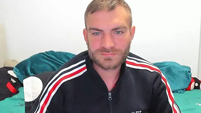 Snapshot of 10in_deluxe chatting on 12/25/24, 08:18 10in deluxe online show from 12/25/24, 08:18