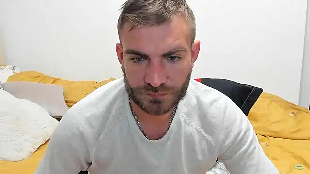 Snapshot of 10in_deluxe chatting on 12/26/24, 09:33 10in deluxe online show from 12/26/24, 09:33