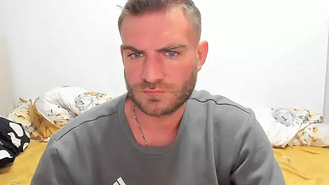 Snapshot of 10in_deluxe chatting on 01/14/25, 04:08 10in deluxe online show from 01/14/25, 04:08