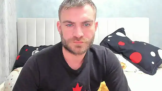 Snapshot of 10in_deluxe chatting on 01/22/25, 08:40 10in deluxe online show from 01/22/25, 08:40