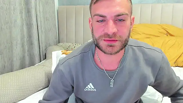 Snapshot of 10in_deluxe chatting on 02/11/25, 10:48 10in deluxe online show from 02/11/25, 10:48