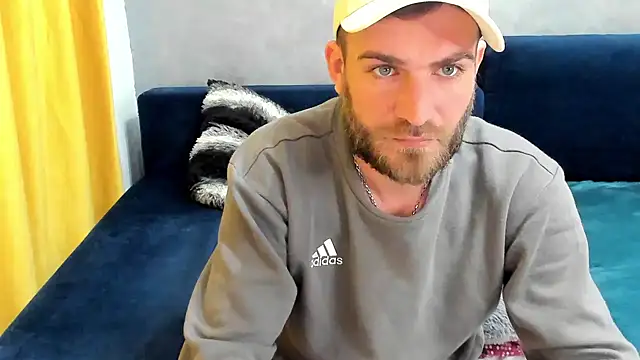 Snapshot of 10in_deluxe chatting on 03/01/25, 05:09 10in deluxe online show from 03/01/25, 05:09