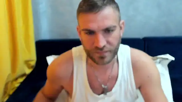 Snapshot of 10in_deluxe chatting on 03/10/25, 05:11 10in deluxe online show from 03/10/25, 05:11