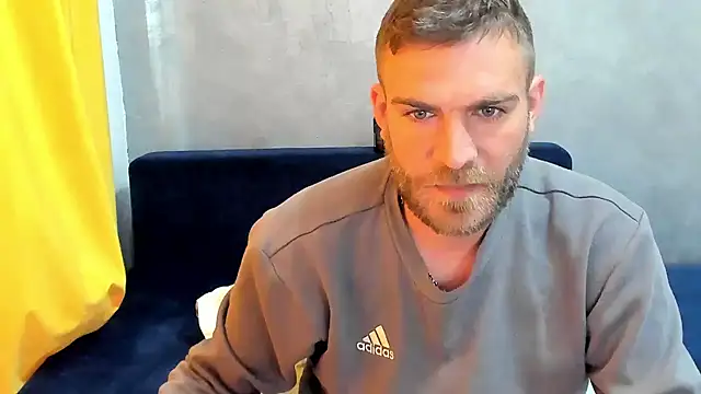 Snapshot of 10in_deluxe chatting on 03/14/25, 05:38 10in deluxe online show from 03/14/25, 05:38