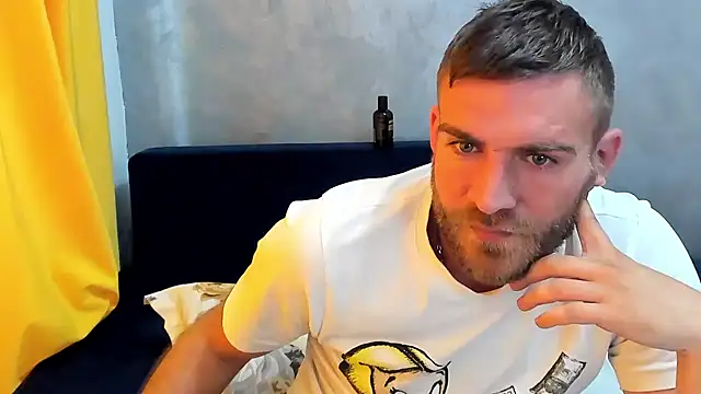 Snapshot of 10in_deluxe chatting on 03/14/25, 08:42 10in deluxe online show from 03/14/25, 08:42